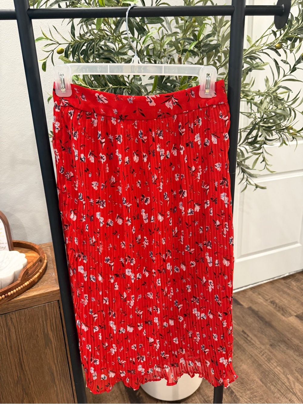 Ann Taylor Red Floral Pleated Midi Skirt